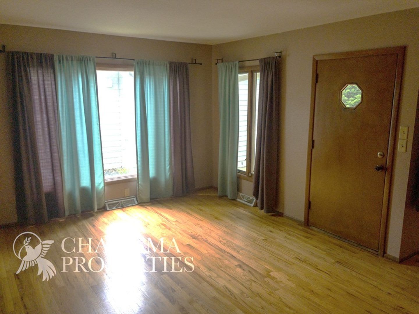 QUAINT THREE BEDROOM HOUSE, GREAT LOCATION WITH EVEN MORE AMENITIES!!! – photo 4