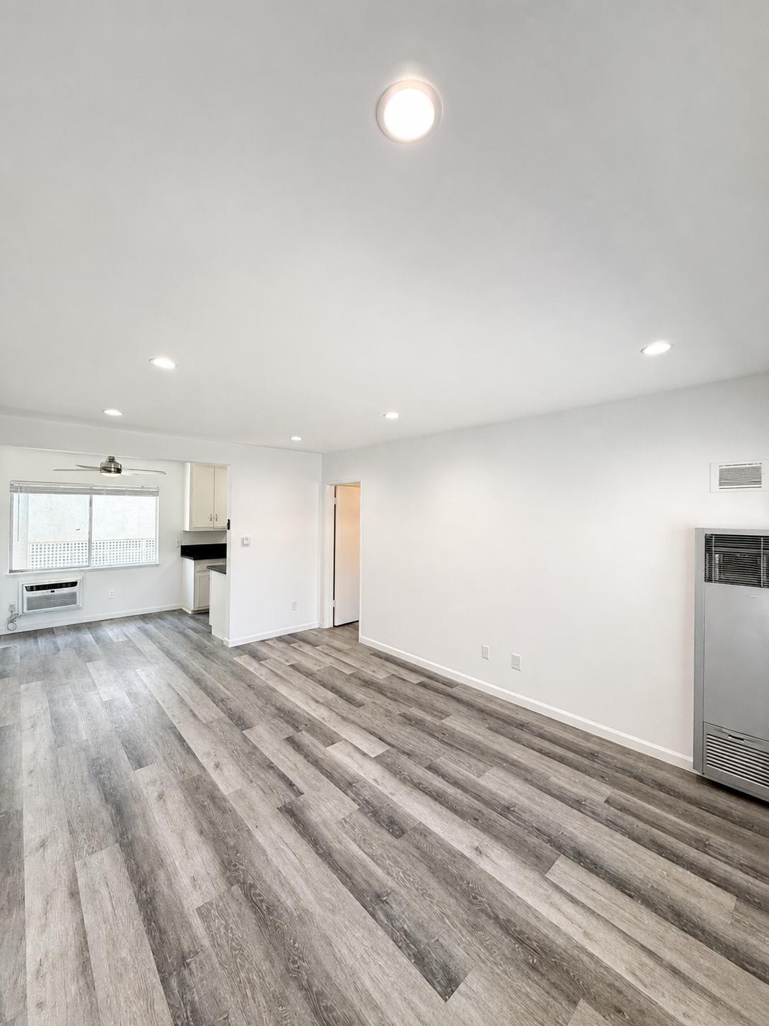 10707 Landale St – photo 2