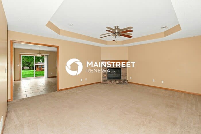 310 East Elm Street – photo 5