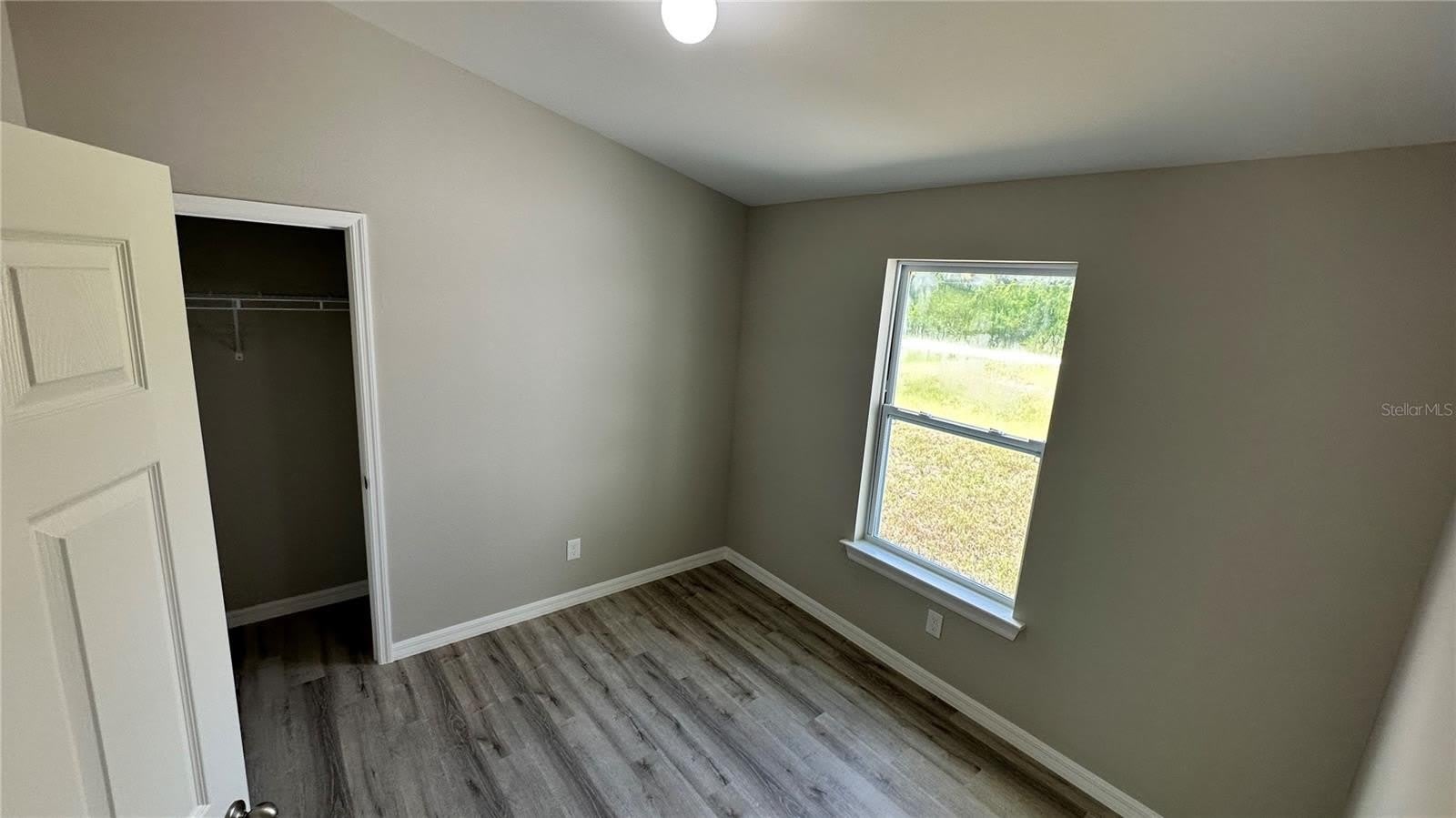 327 LESTER Avenue S – photo 5