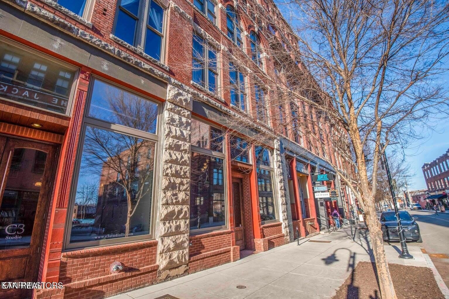129 W Jackson Ave – photo 1