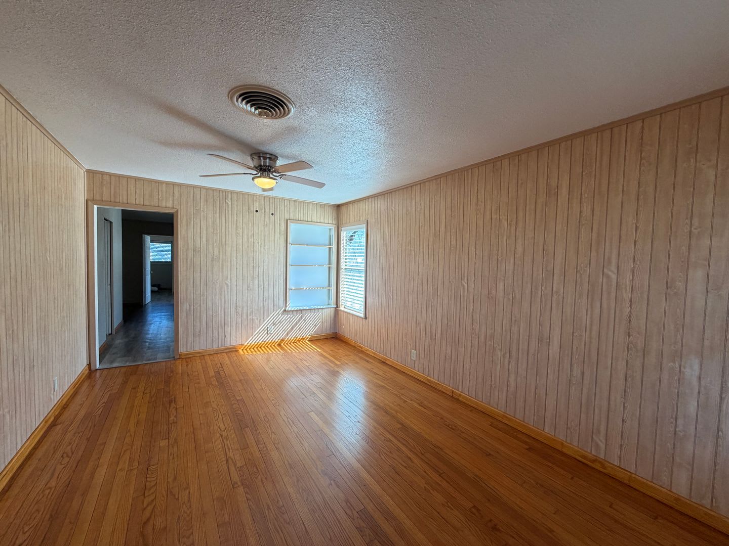 3 BEDROOM 2 BATH IN COLLIER PARK – photo 4