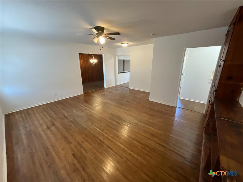 1004 Lawndale Avenue – photo 3
