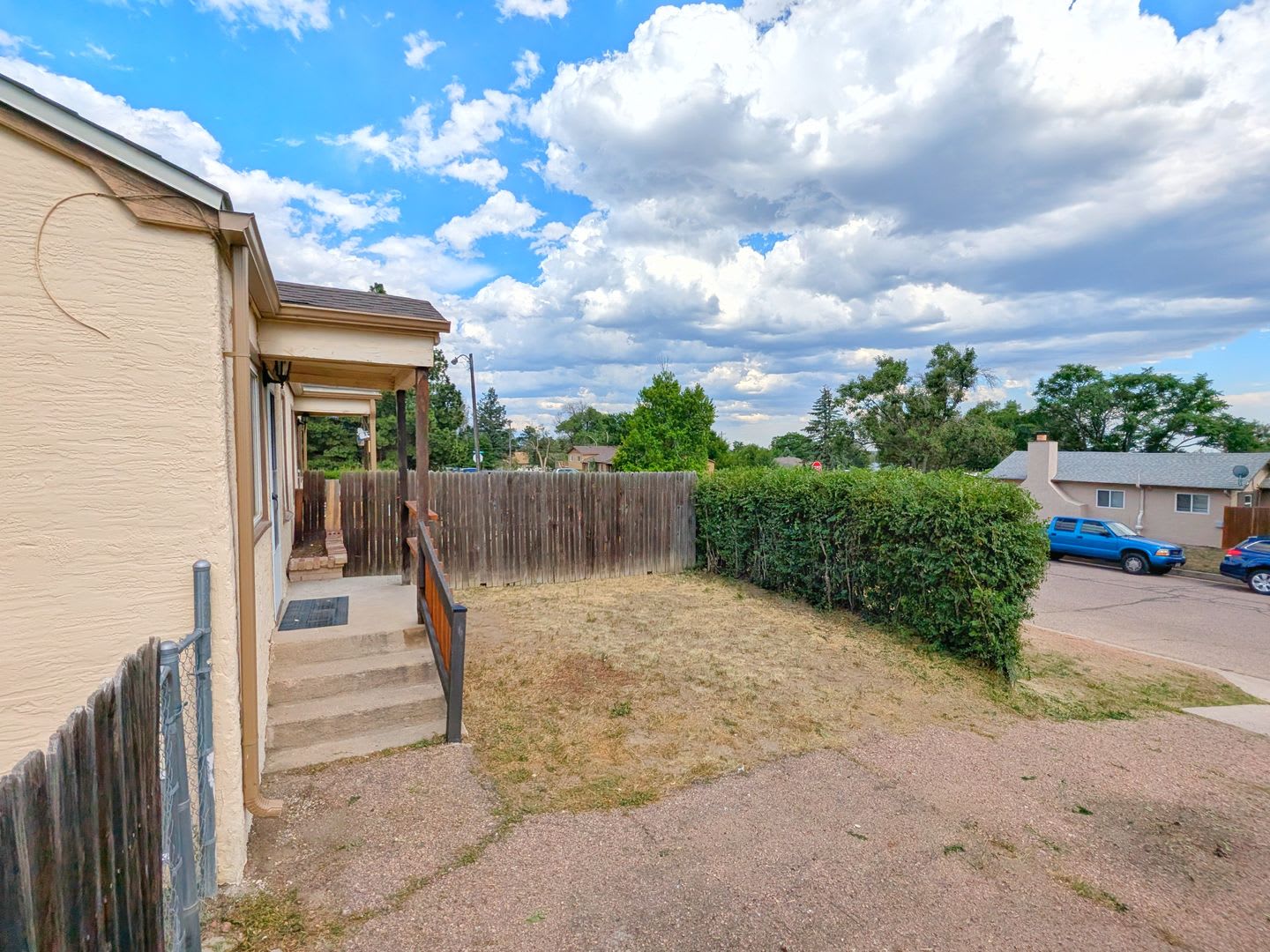 Cozy 2br 1b Home w/laundry! – photo 3