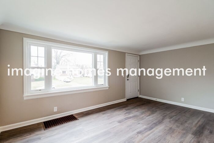 1177 Wilshire Avenue – photo 4