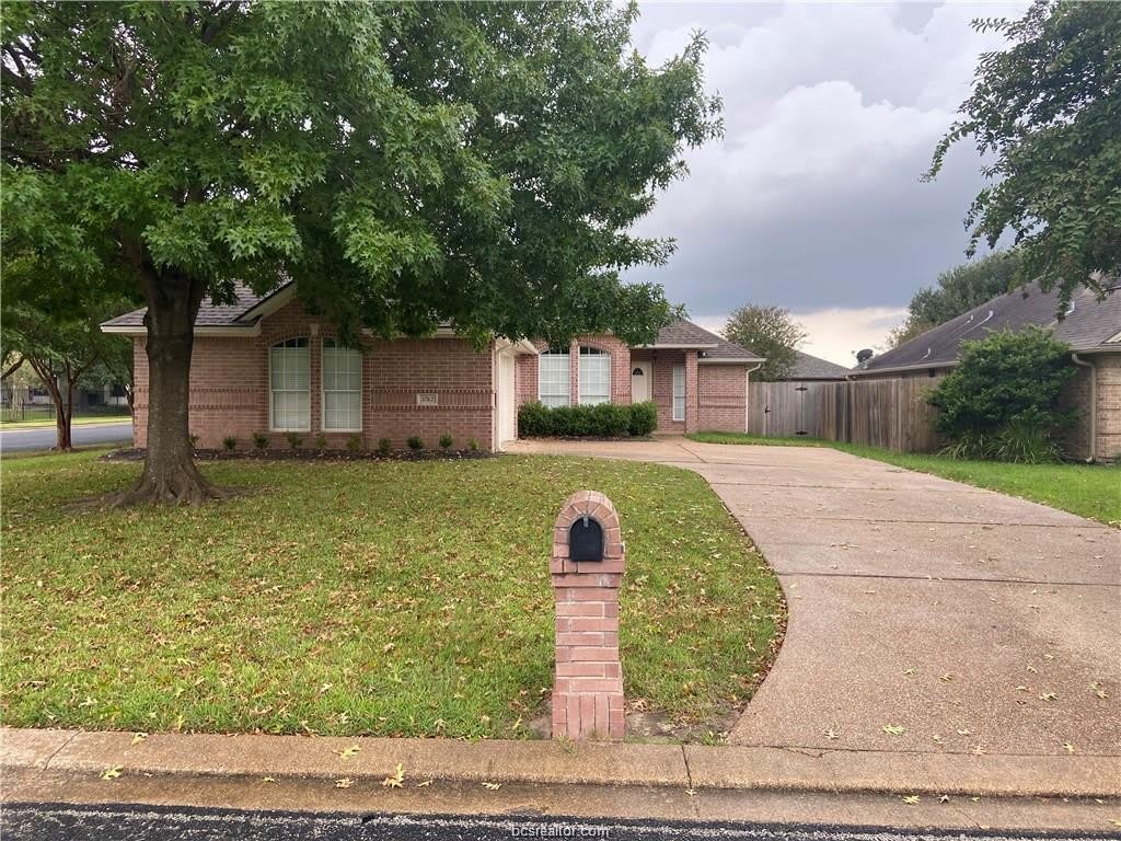 3742 Chantal Circle – photo 1
