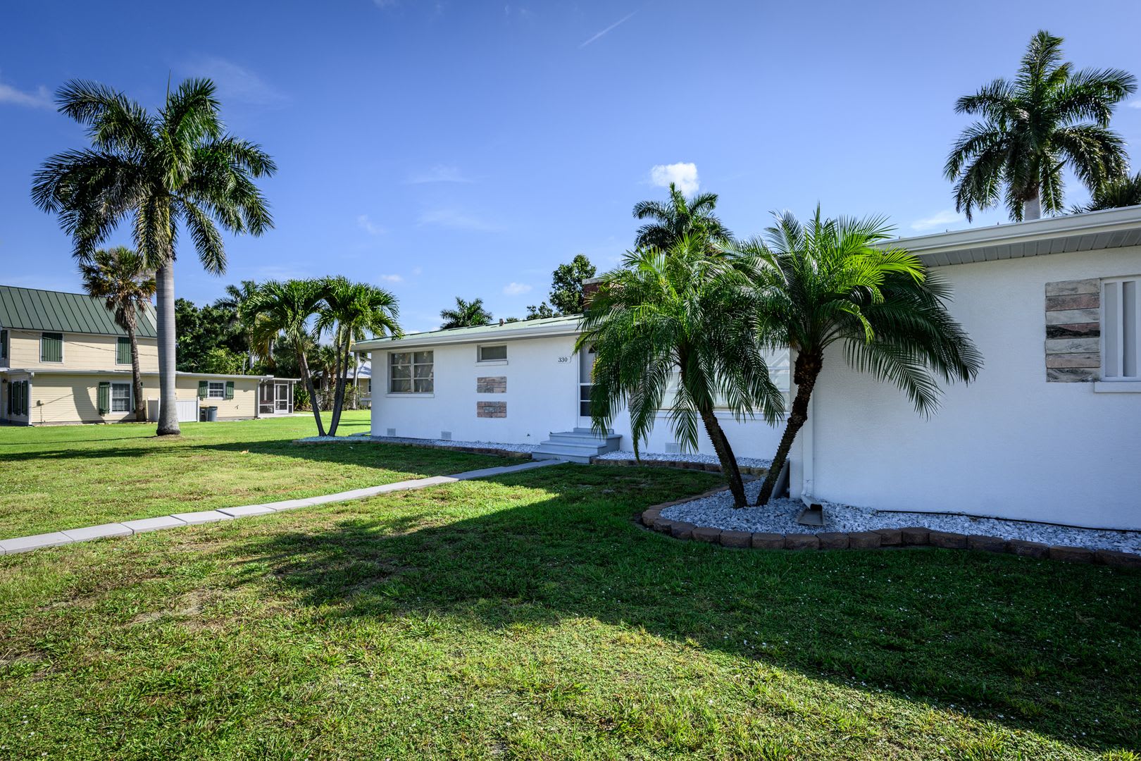SEASONAL / SHORT-TERM RENTAL – Charming Downtown Punta Gorda Retreat – photo 3