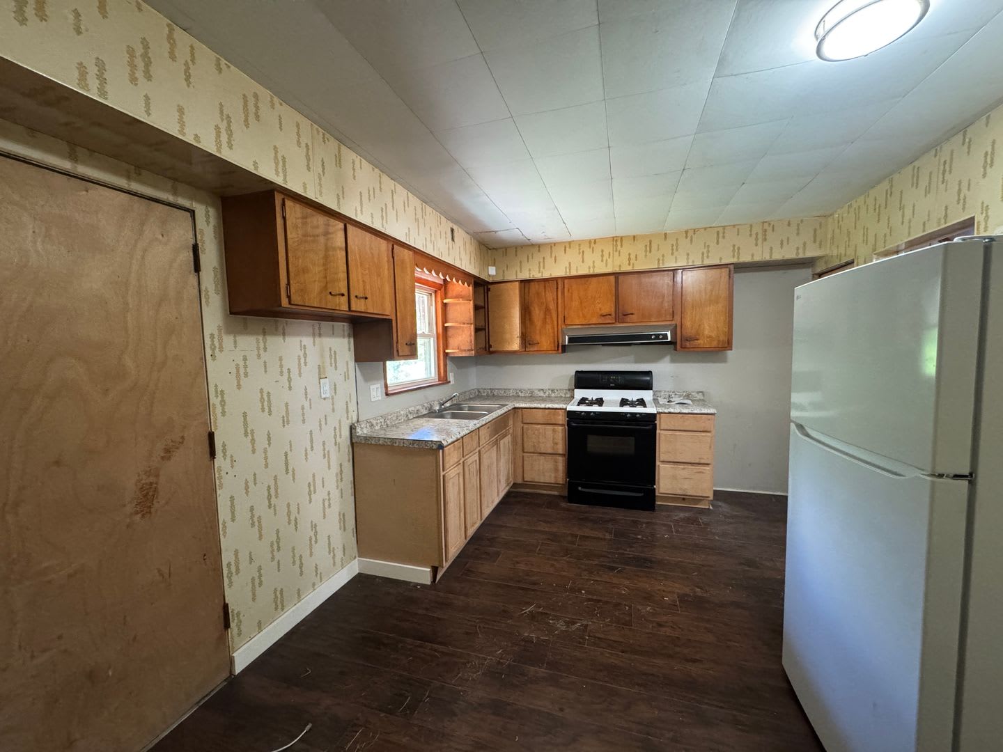 Duquesne 2 Bedroom 1 Bath House, Yard – photo 5