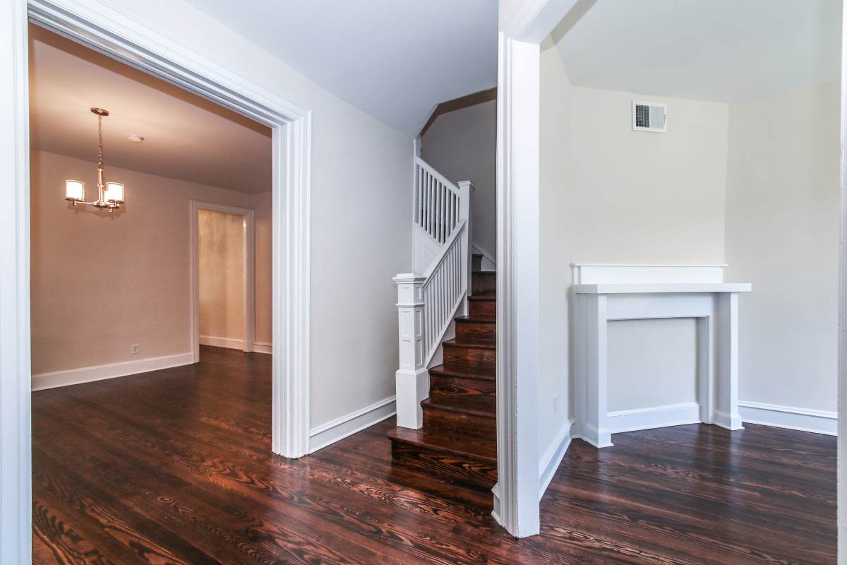 Renovated Columbia Heights 3BD Rowhome with 2 parking spaces!! – photo 4