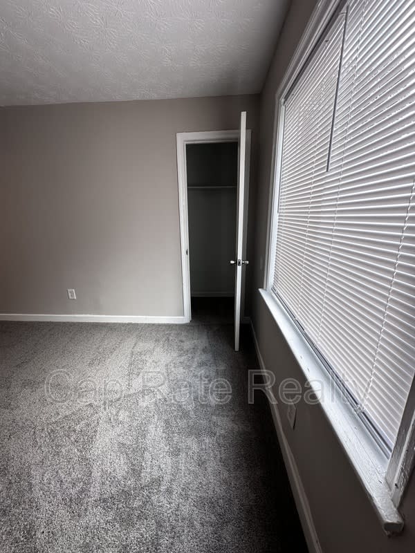 2359 Mcguffey Rd – photo 4