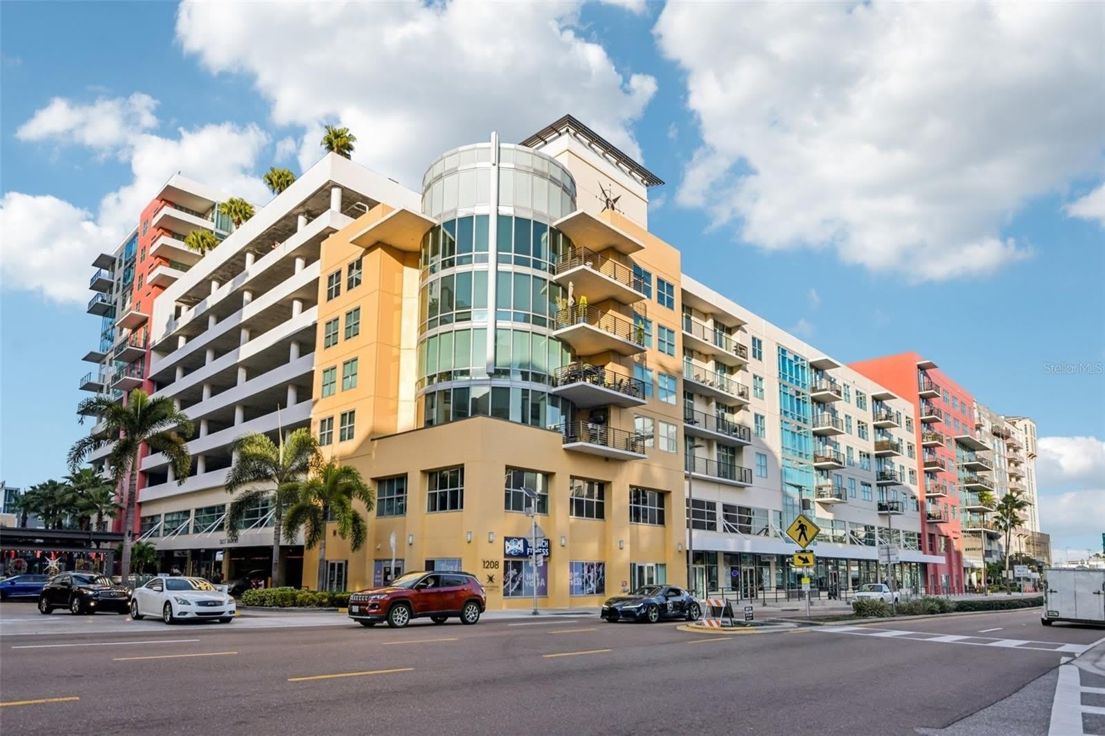 1208 E KENNEDY Boulevard – photo 2