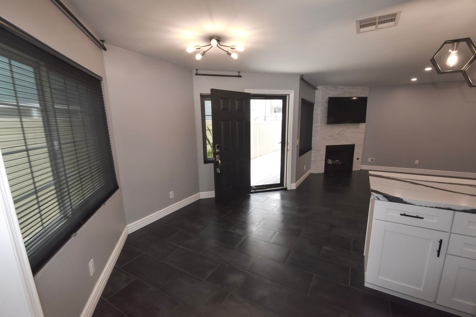 215 Elm Avenue – photo 4