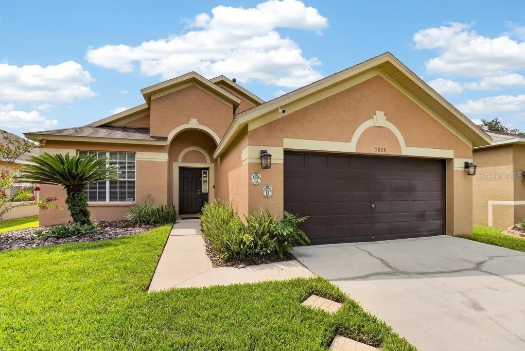 5605 HAWKLAKE Road – photo 2