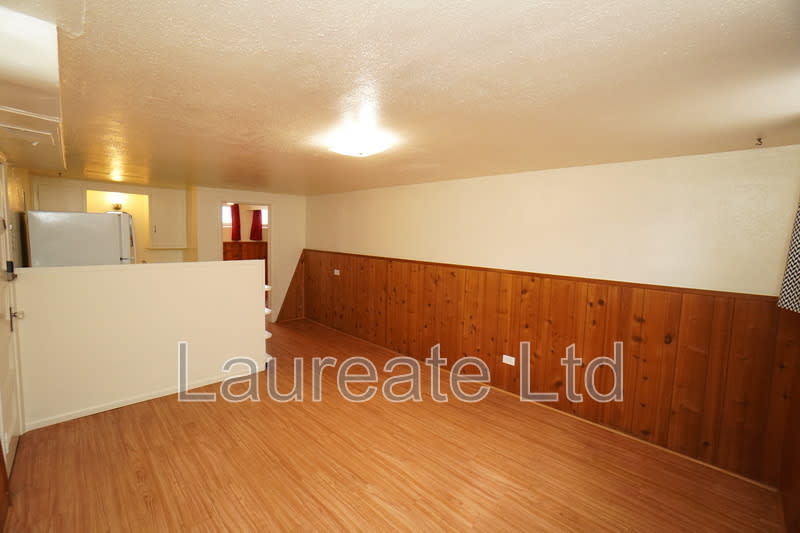 2425 Humboldt St – photo 4