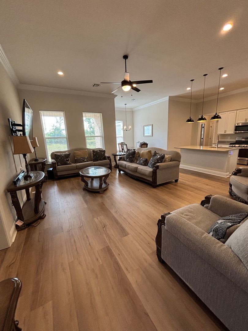 Gorgeous 3 Bedroom Home in Princeton – photo 3