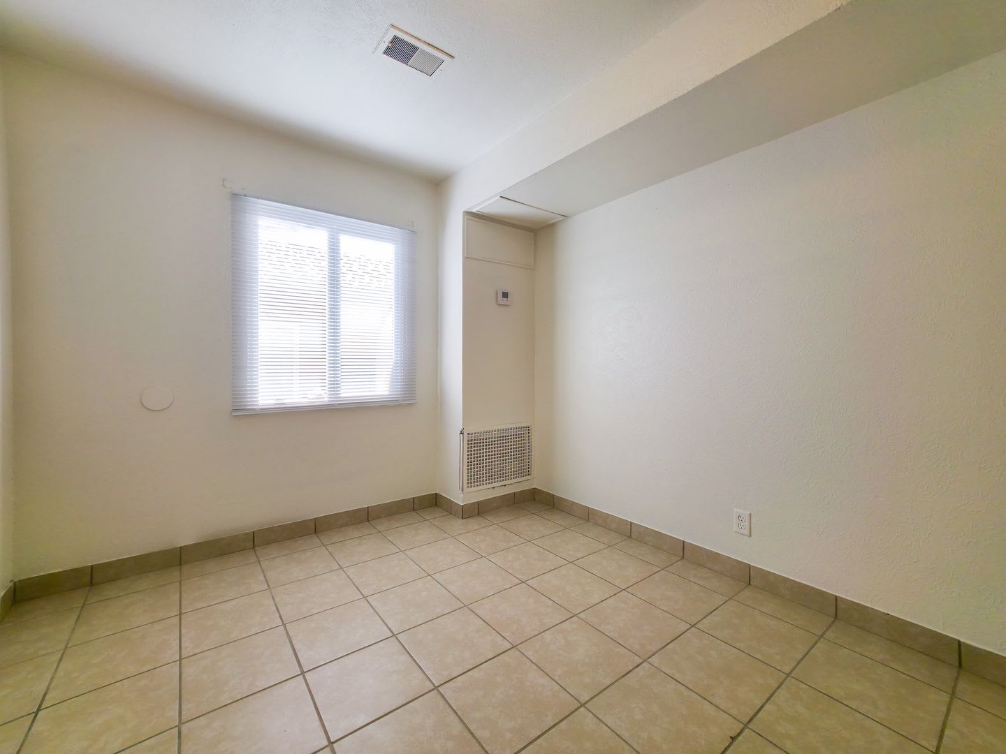 Cozy 1 bedroom 1 bathroom apartment available for lease in Yuma, AZ! – photo 4