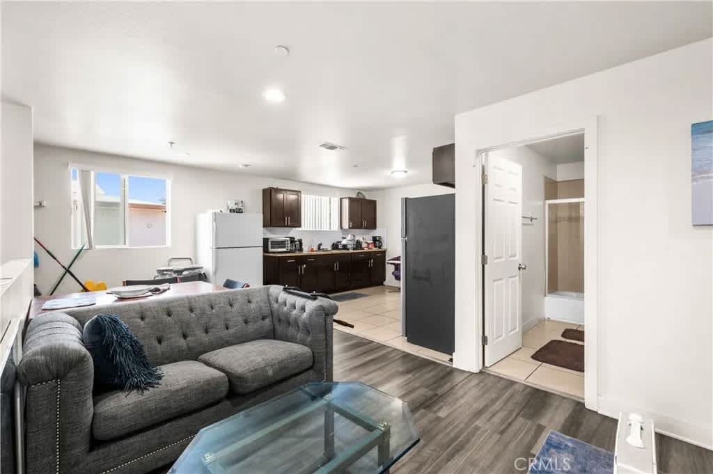 842 West 78th Street – photo 2