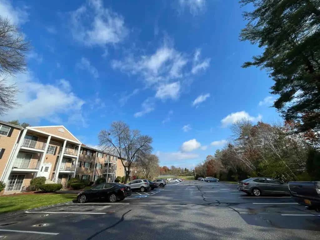 Park View Hills Condominium – photo 5