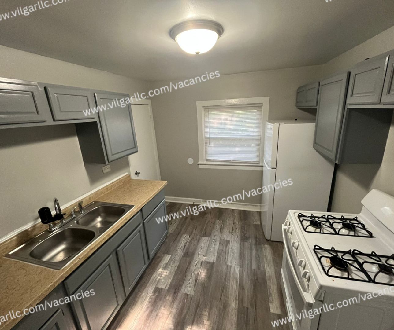 3 Bedrooms • 1 Bathroom • Bonus Game & Office Space – photo 4