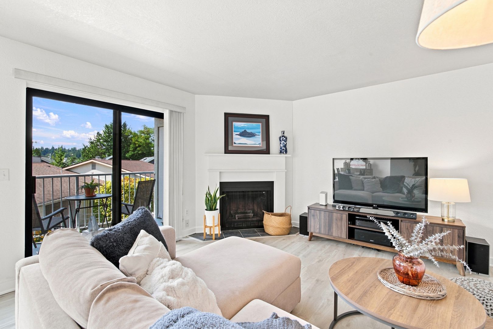 2Bd/1Ba Kirkland Condo – photo 5