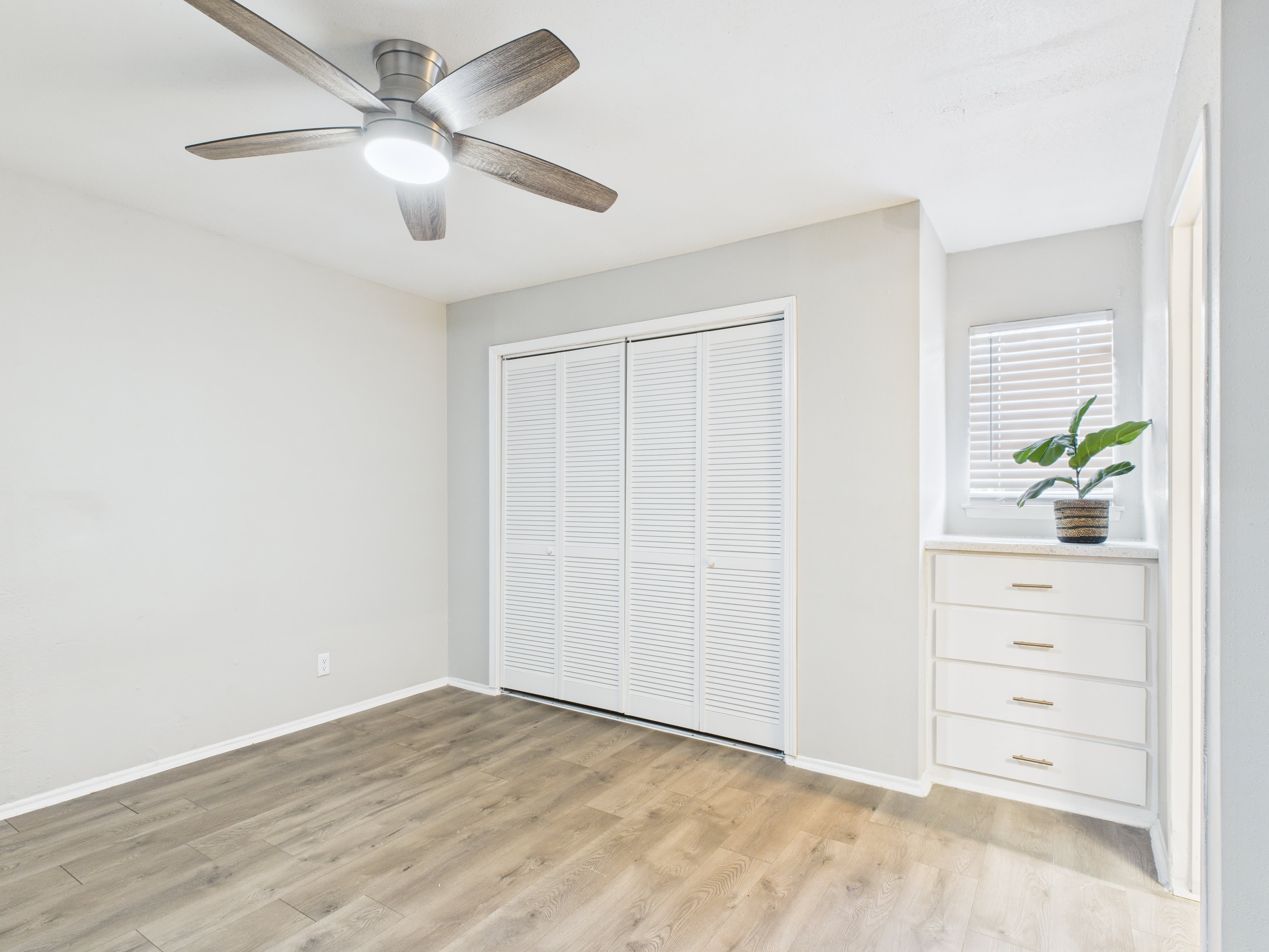 Greenway Apartments – photo 5