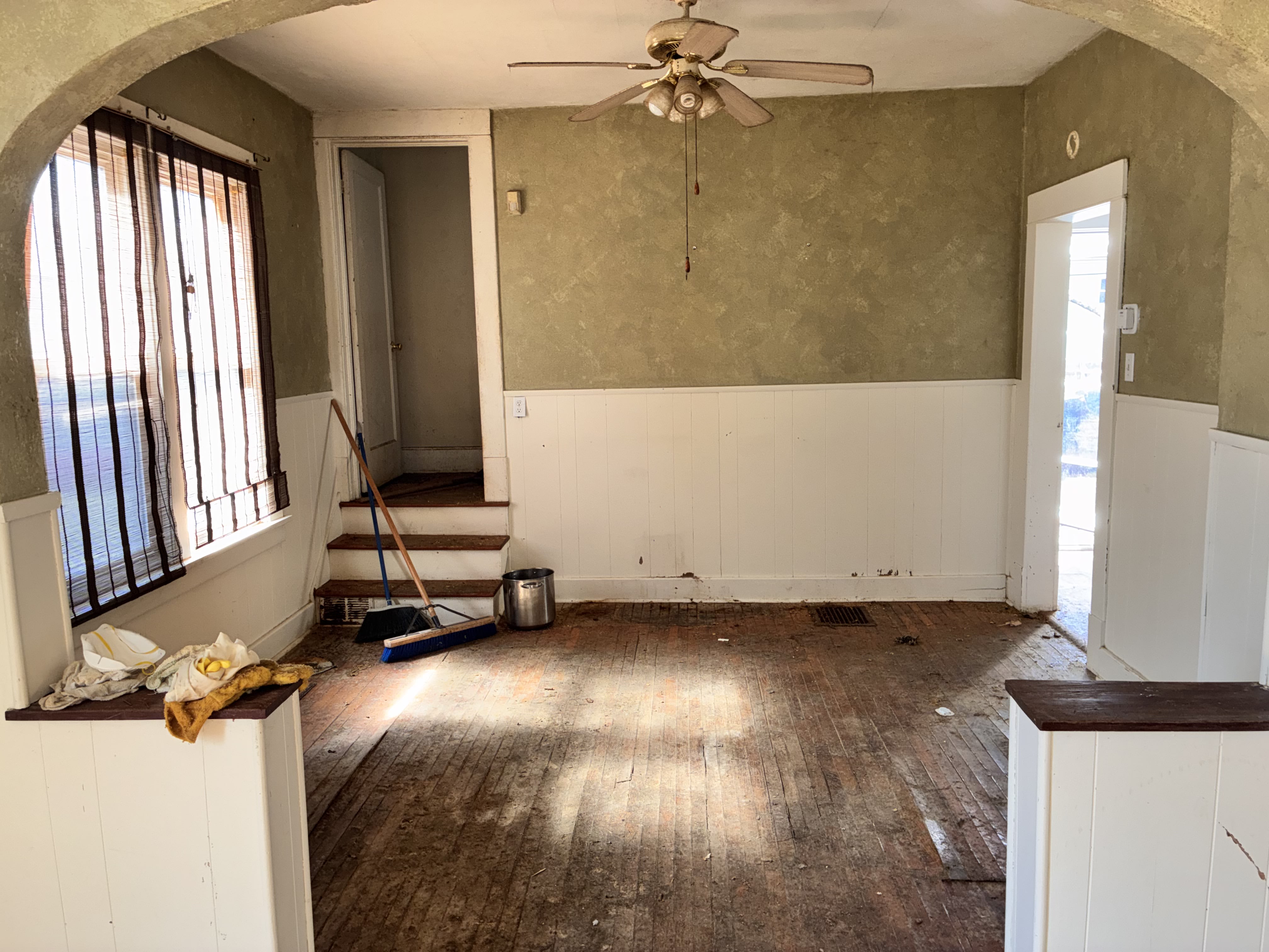 2317 Grand Avenue – photo 2