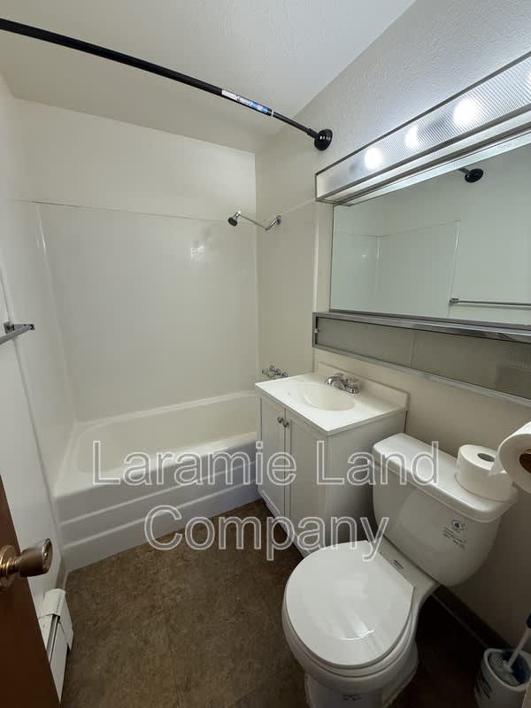 1609 East Baker Street – photo 4