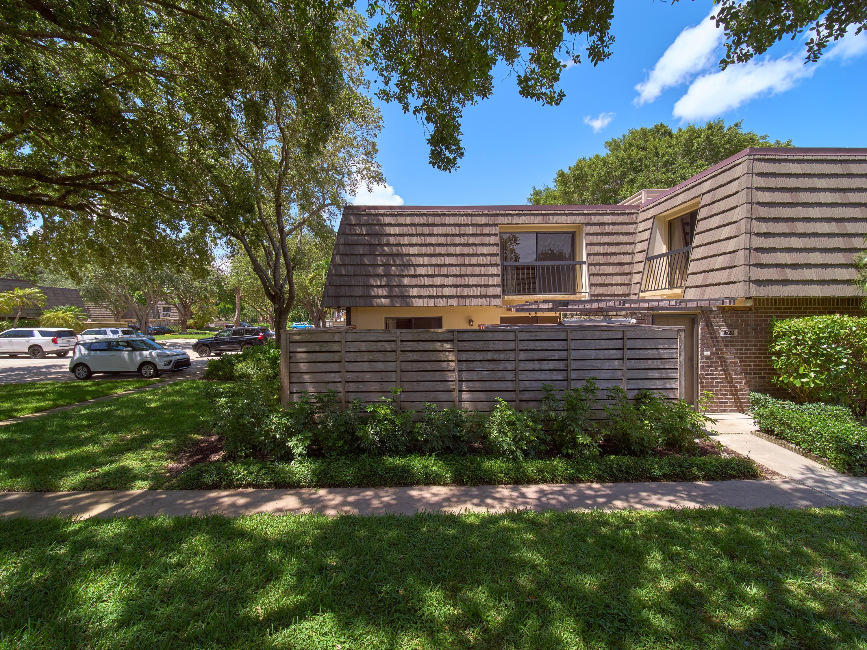 1520 15th Terrace – photo 2