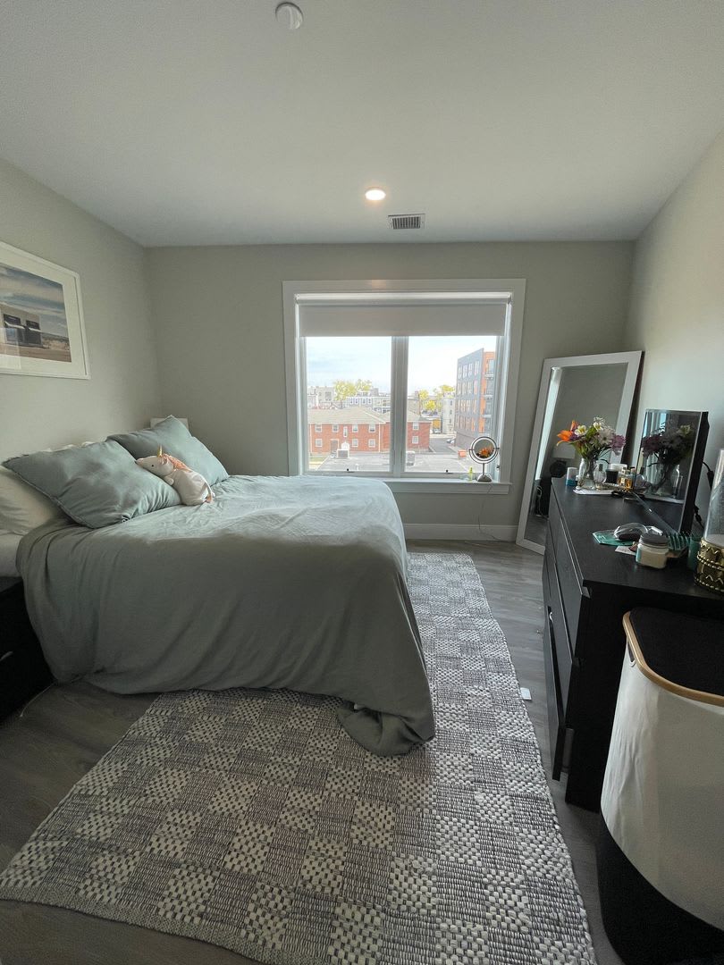 2-Bed in Southie with Central AC, In-Unit Laundry, and No Fee – photo 4