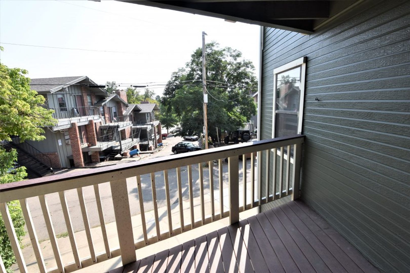 1 Bedroom on The Hill, Close to Campus and has Balcony! – photo 5