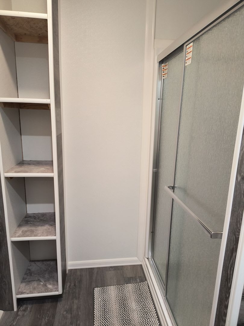 Studio Apartment For Rent Short Term Available – photo 4