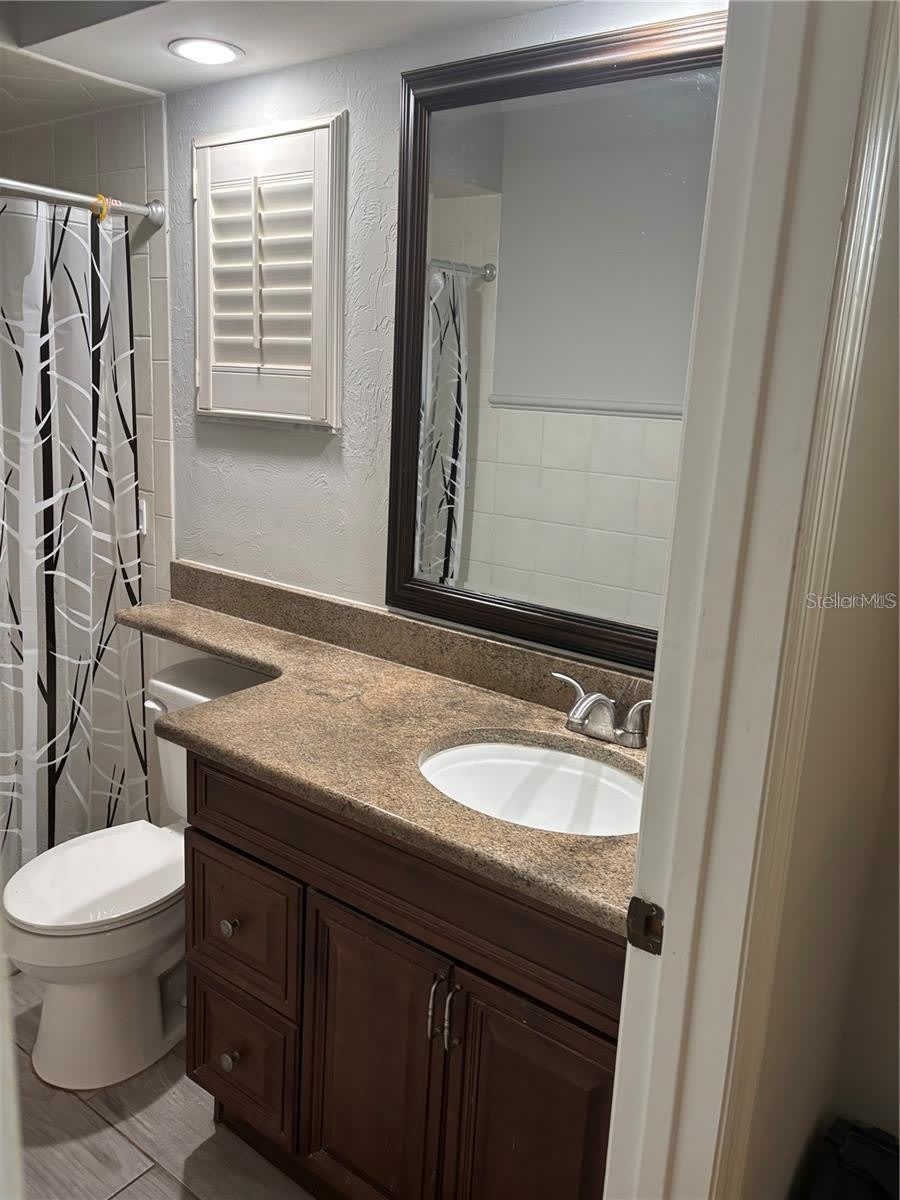 105 E COTTESMORE Circle – photo 2