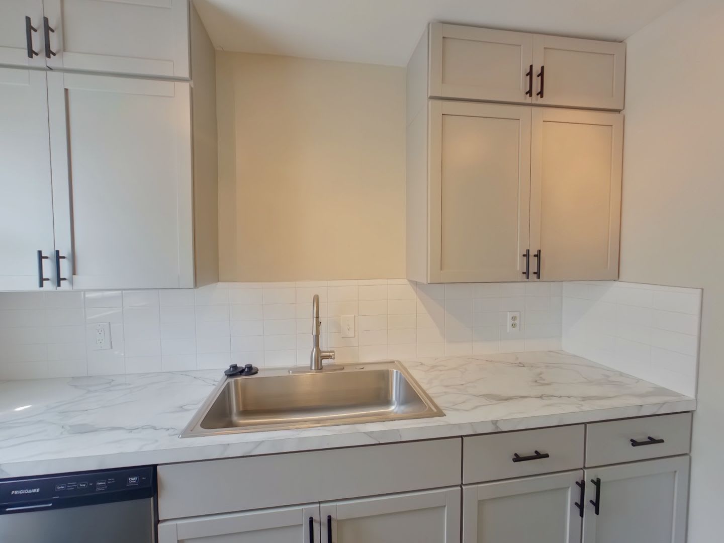449 Harding St – photo 5