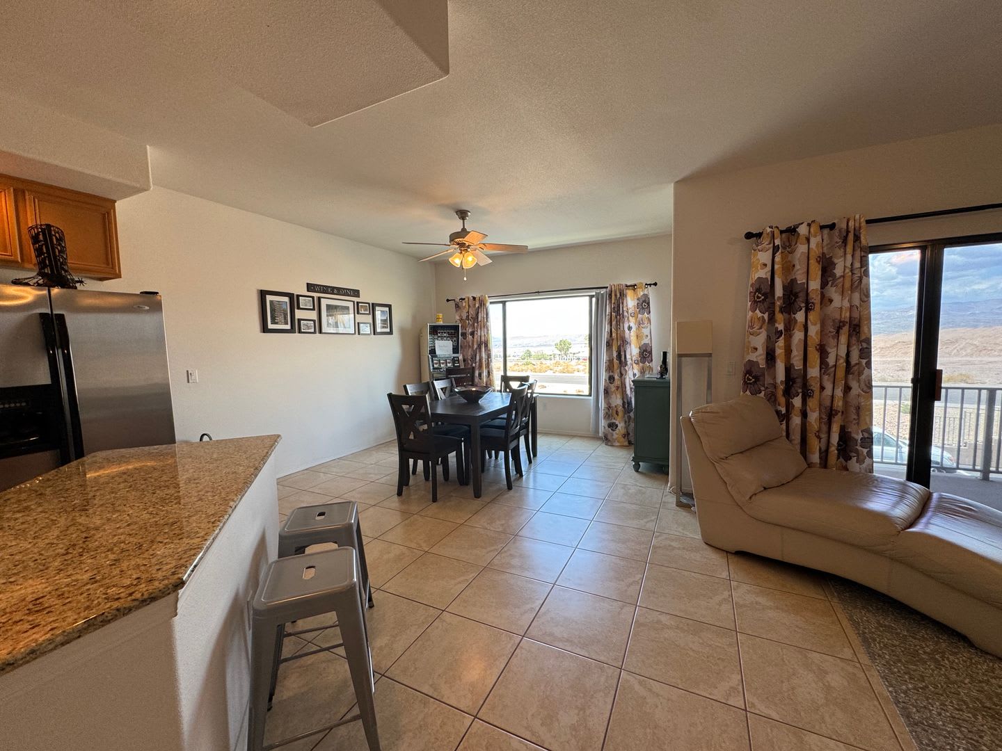 SHORT TERM FULLY FURNISHED 3BD/3BA TOWNHOUSE – photo 1
