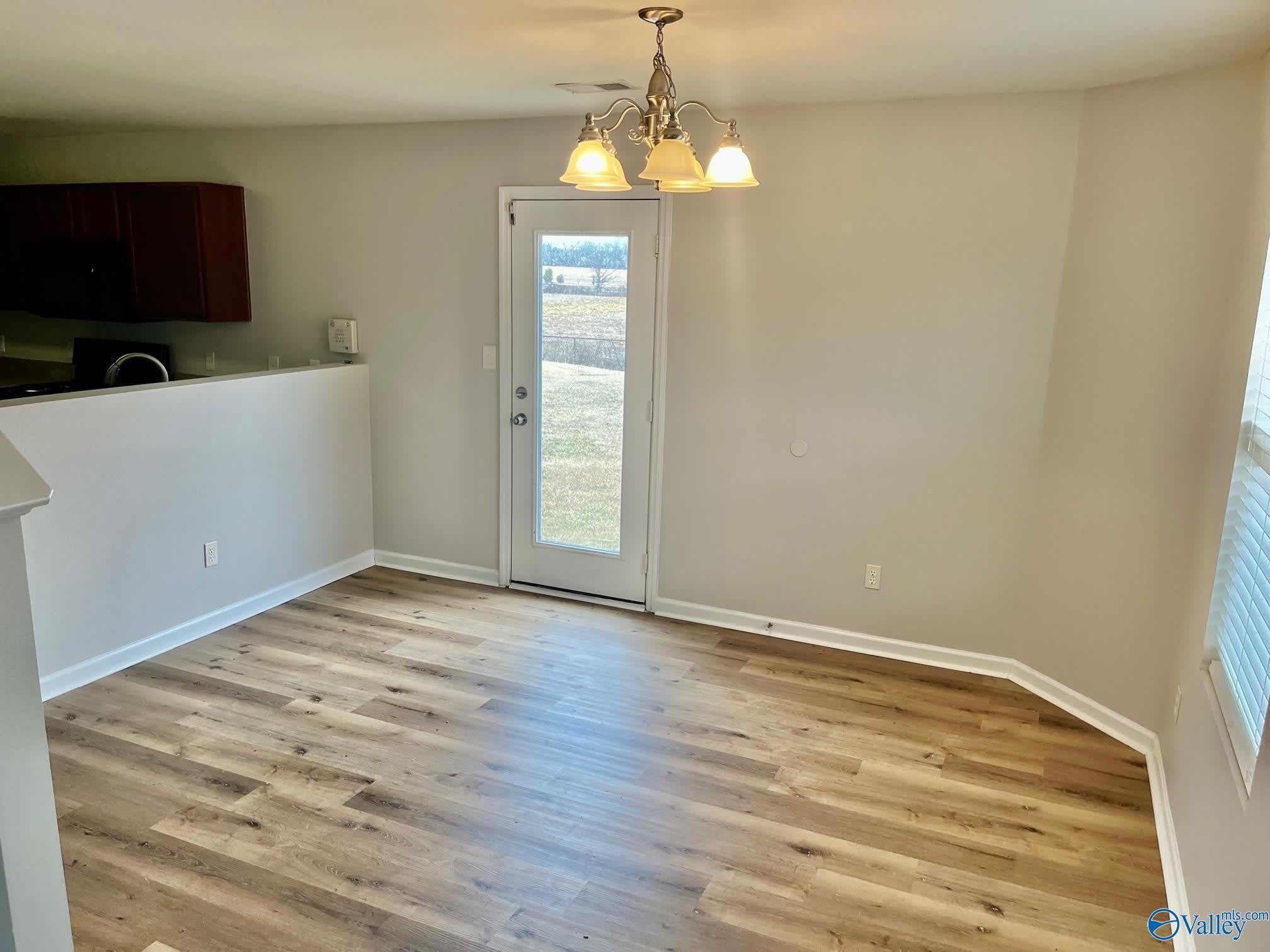 193 Cloverbrook Drive – photo 4