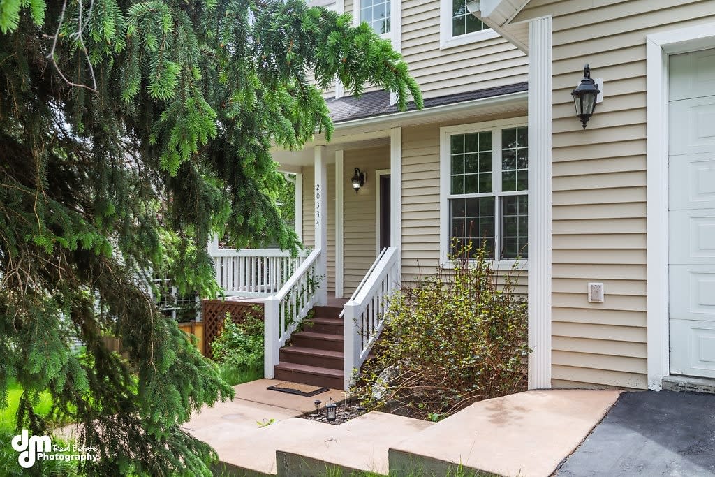 Beautiful home with 5 bedroom, 3.5 baths, 3 car garage. – photo 3