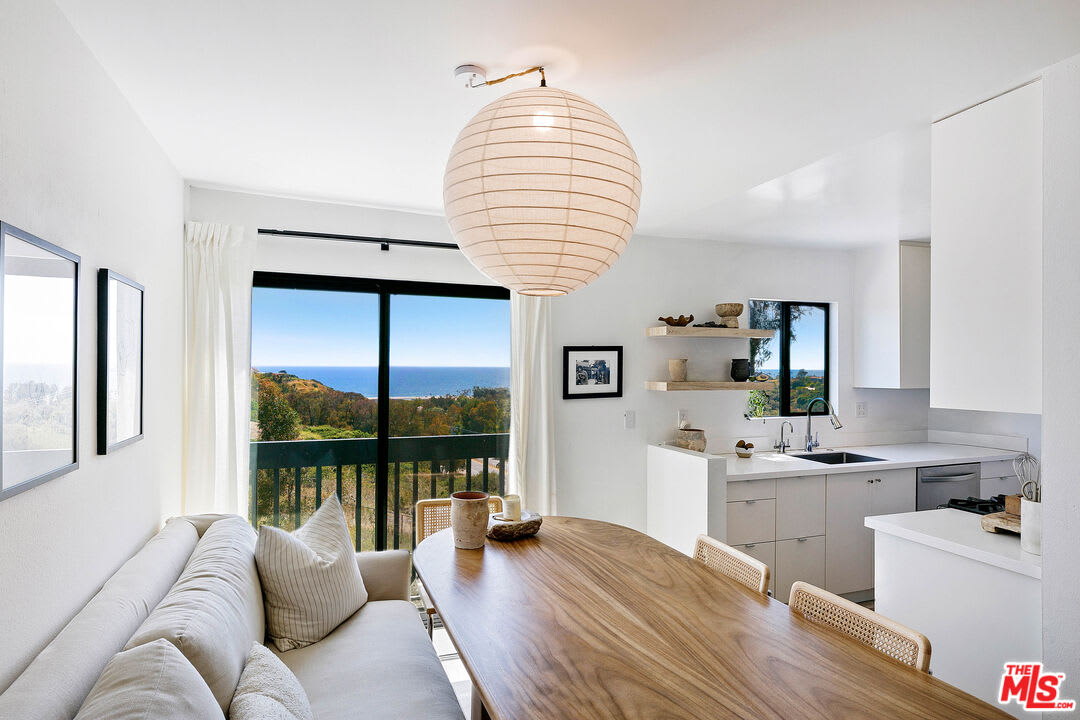 29239 Heathercliff Road – photo 1