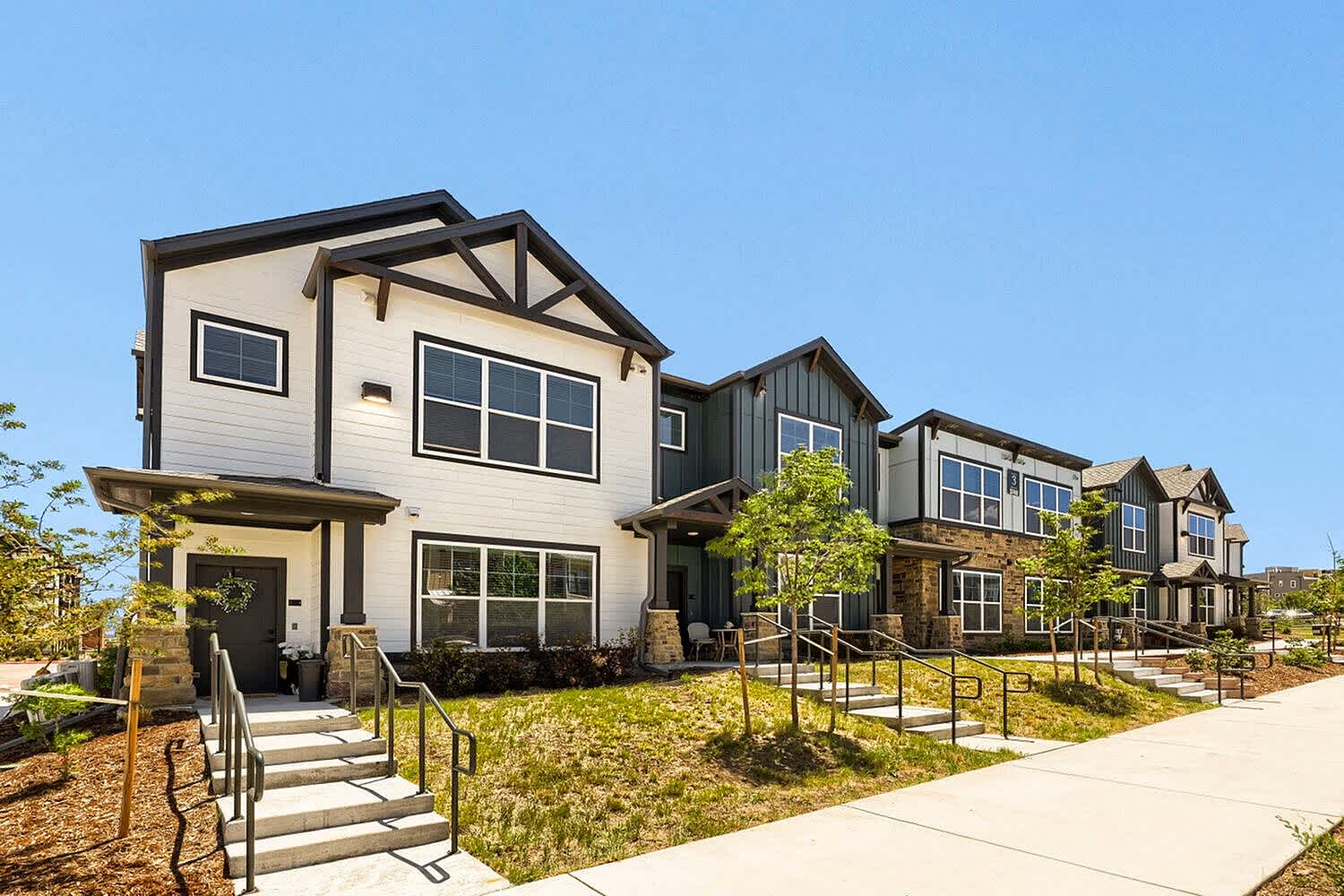 Ara Townhomes & Flats – photo 1