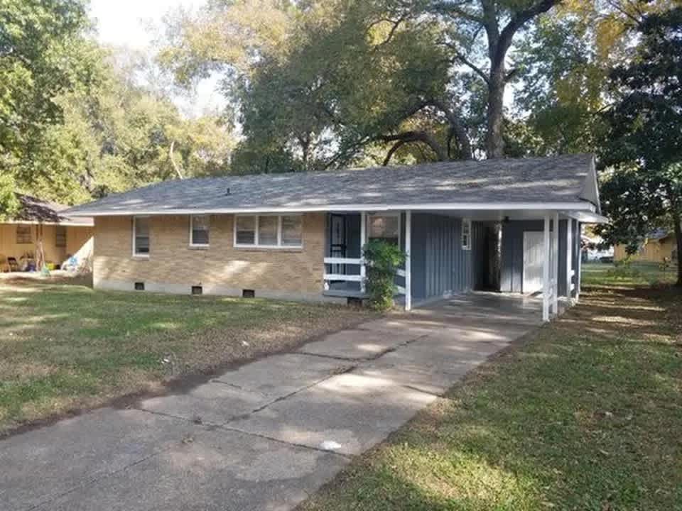 4368 Gardenview Drive – photo 2