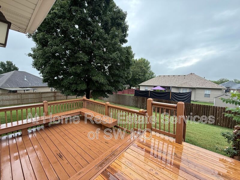 2009 Cedarwood Ct – photo 2