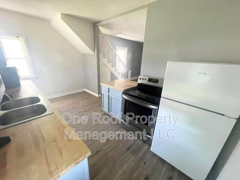447 N Lawndale Ave – photo 5
