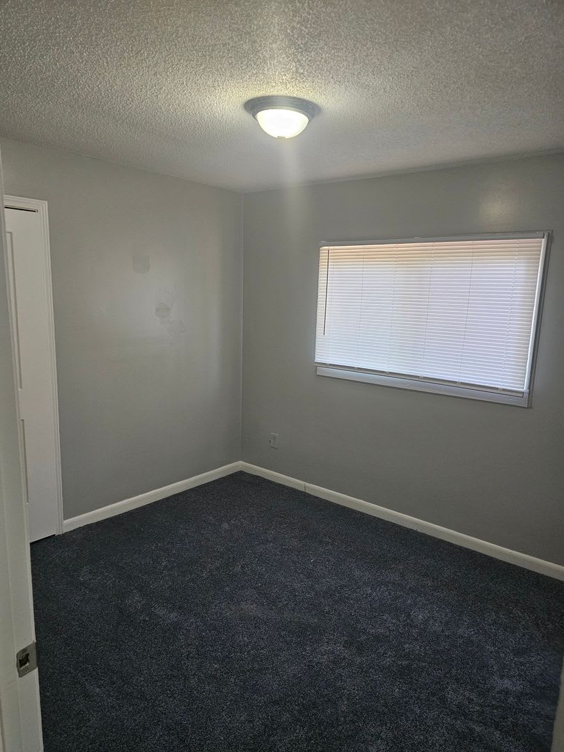 For Rent – 18331 Burgess 3 Beds&1Bath – photo 2