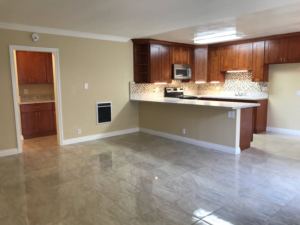 325 Olive Avenue – photo 2