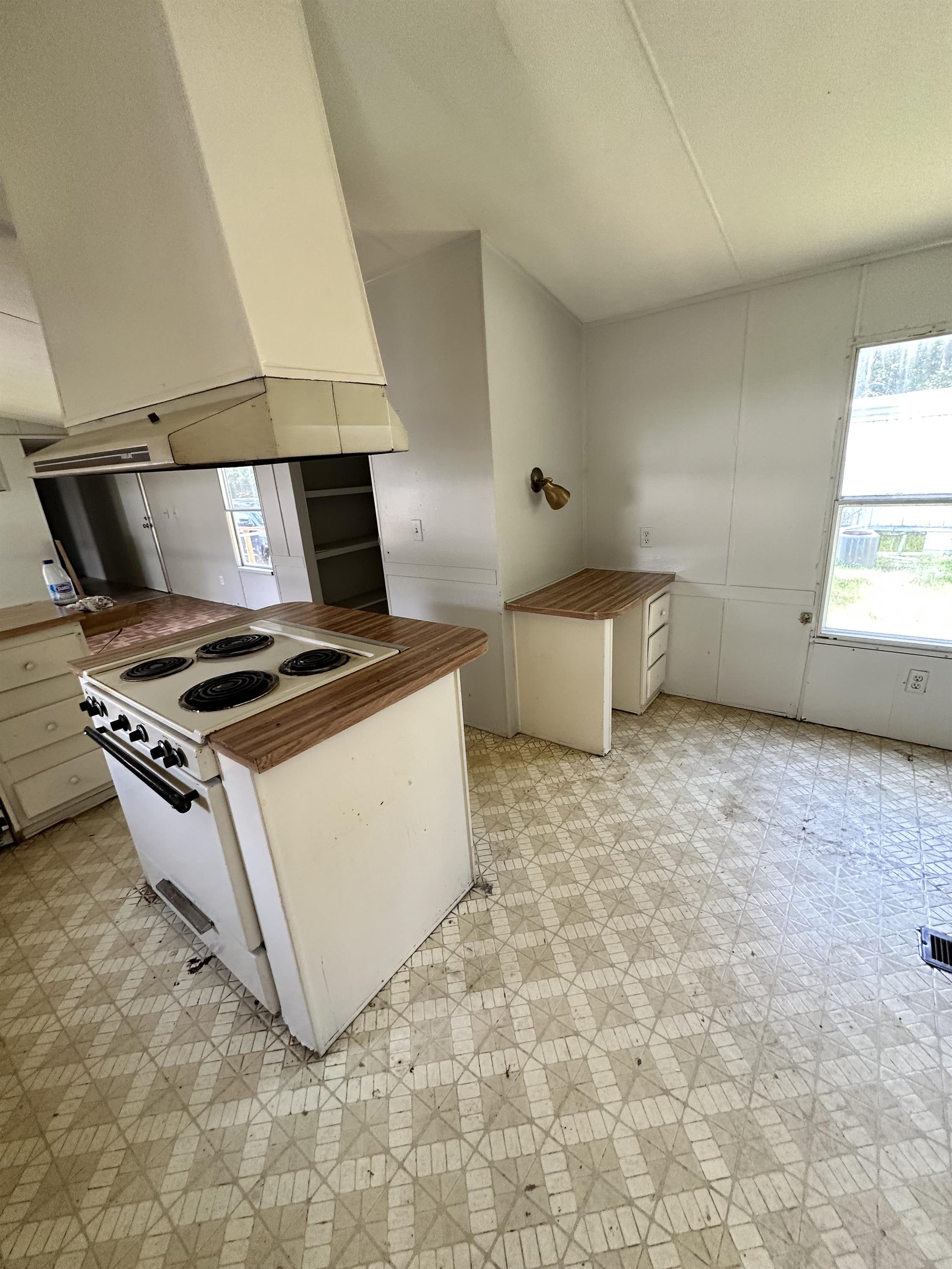 218 Bawcom St D – photo 5