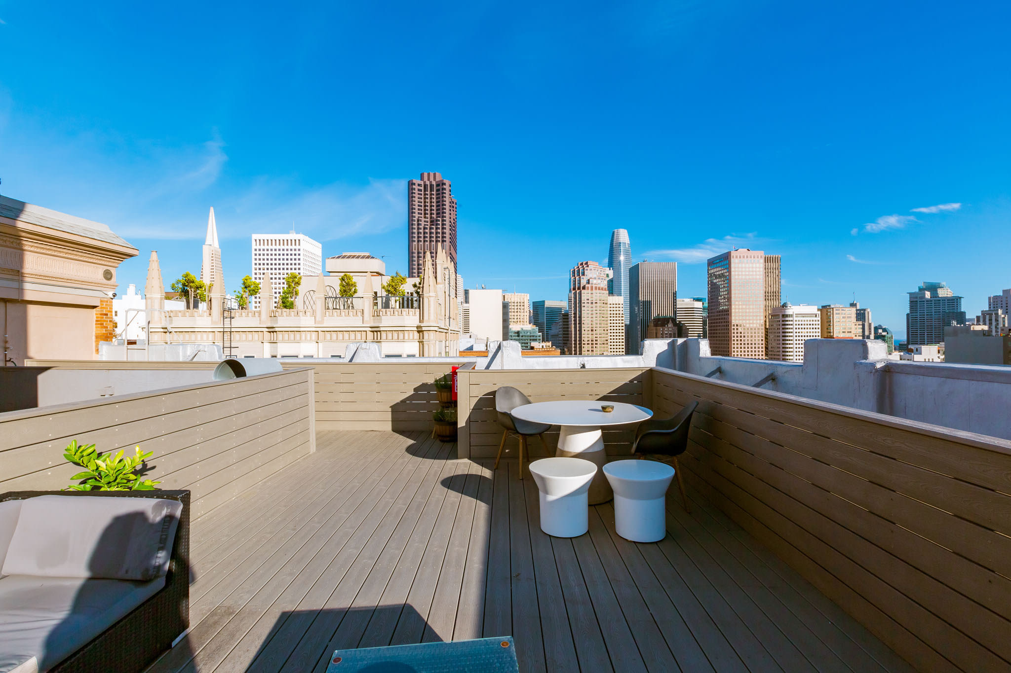 655 POWELL Apartments – photo 3