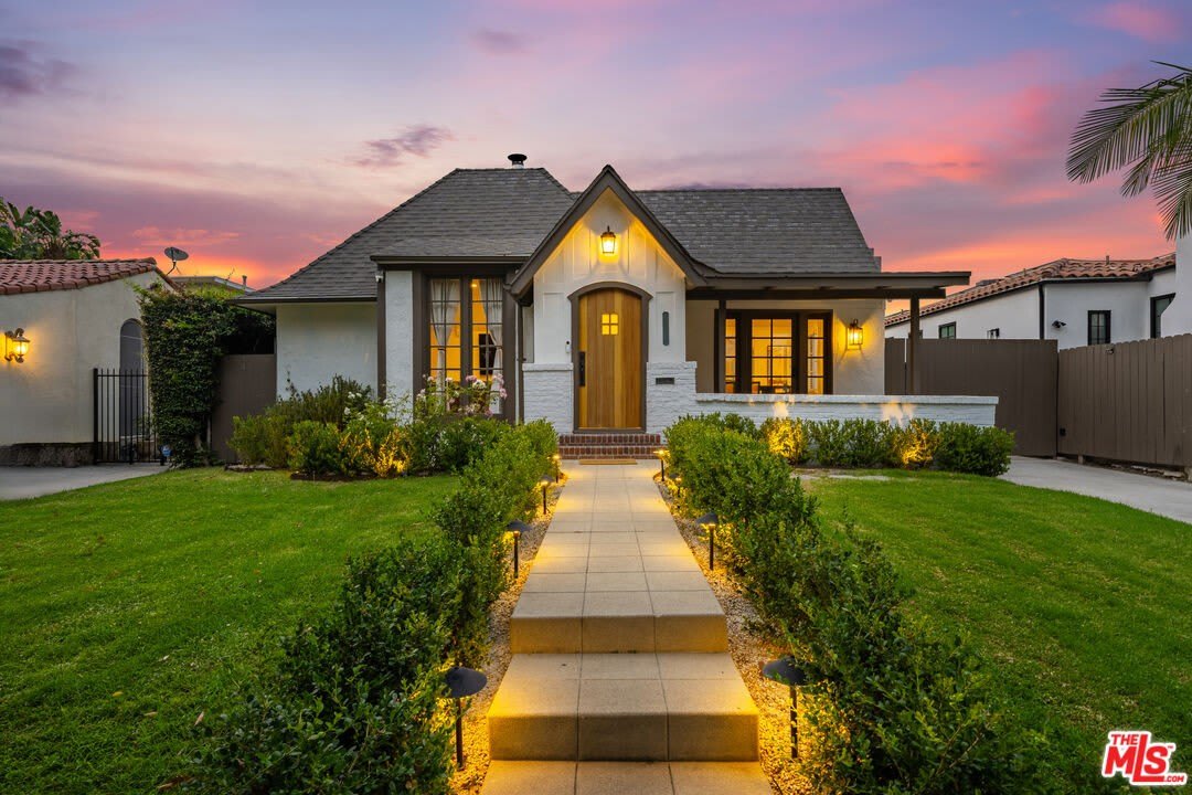 6537 Moore Dr – photo 1