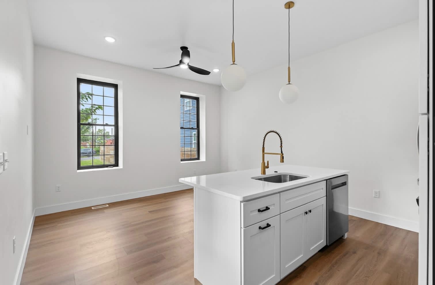 3418 Michigan Ave – photo 3