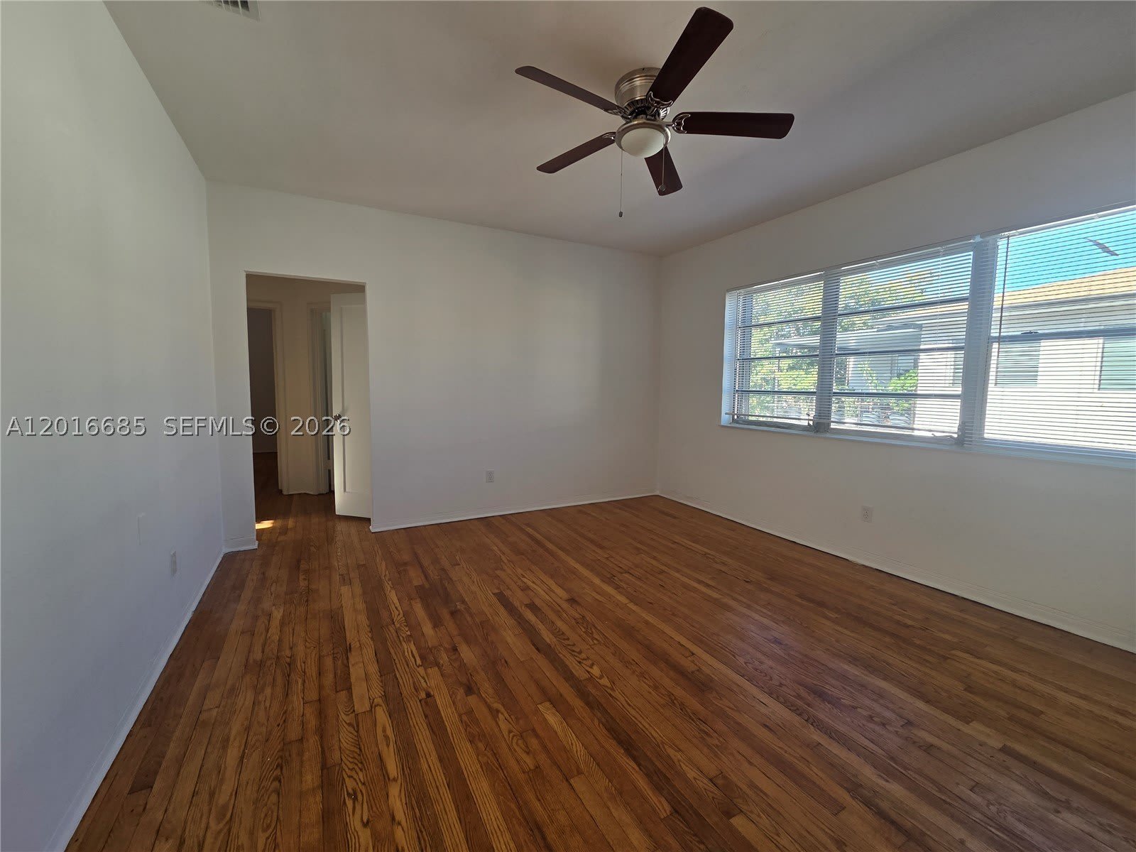 781 SW 11th St – photo 3