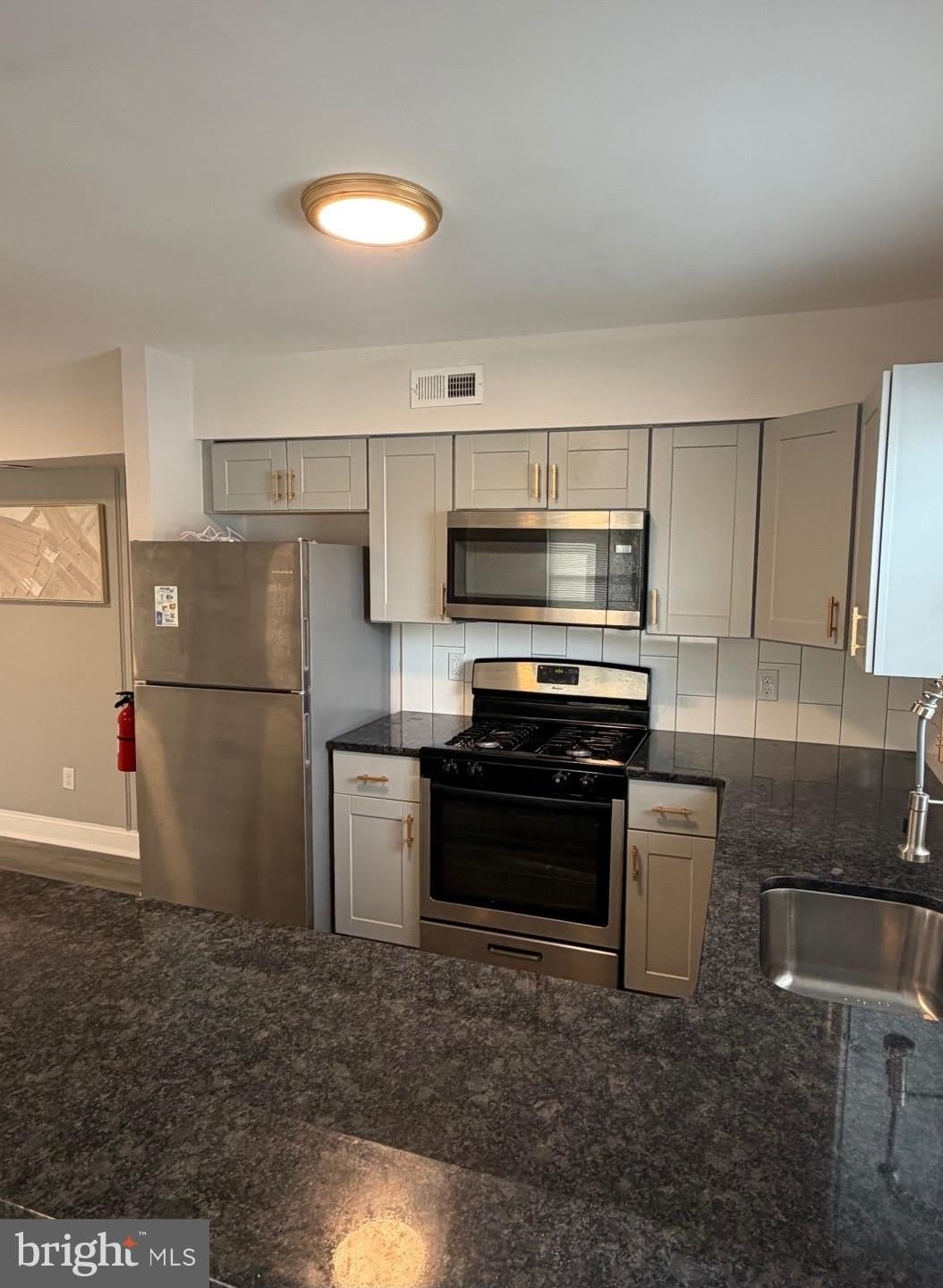 19 Lamont Court – photo 5