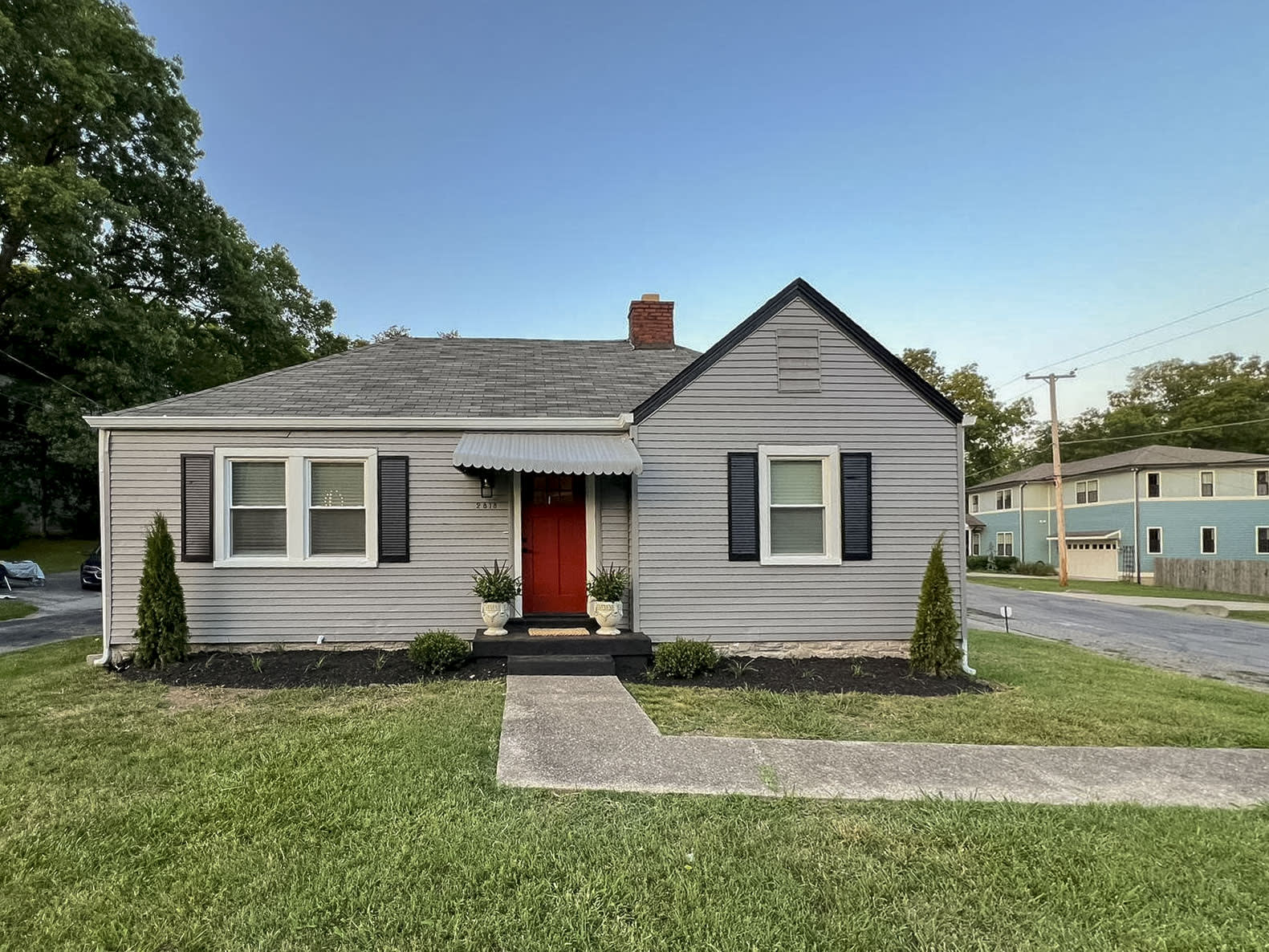 2818 Vaulx Lane – photo 1